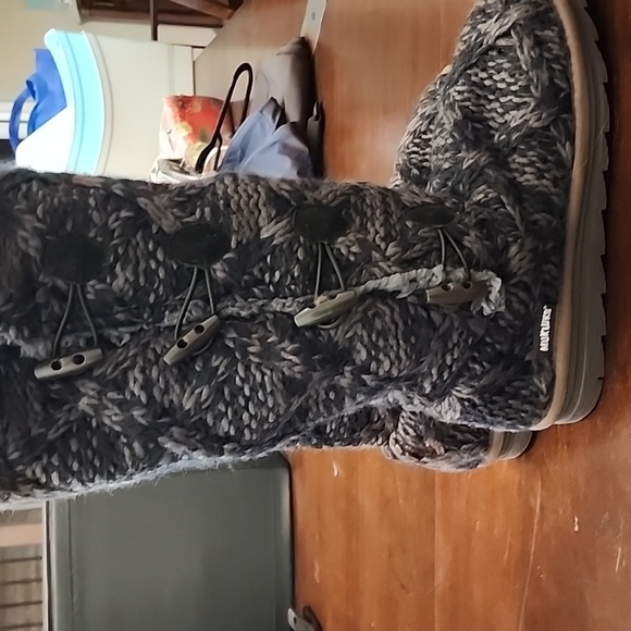 Size 10 Tall Grey Sweater Muk Luks - Picture 5 of 8